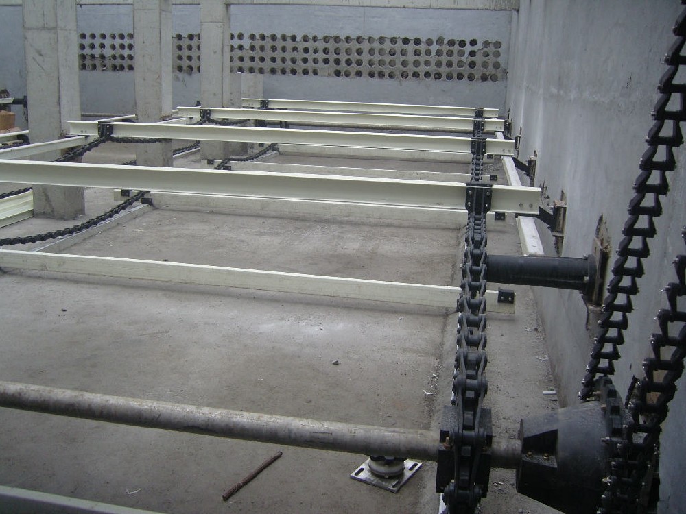 非金屬鏈條刮泥機(jī)