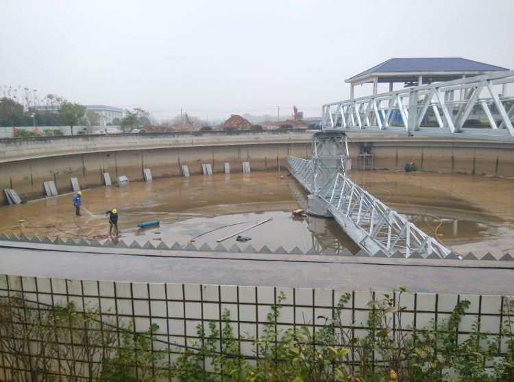 中心傳動(dòng)刮吸泥機(jī)